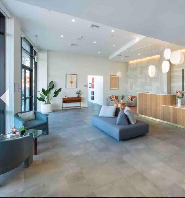 Apartament Relax On Wilshire With A View Los Angeles Zewnętrze zdjęcie